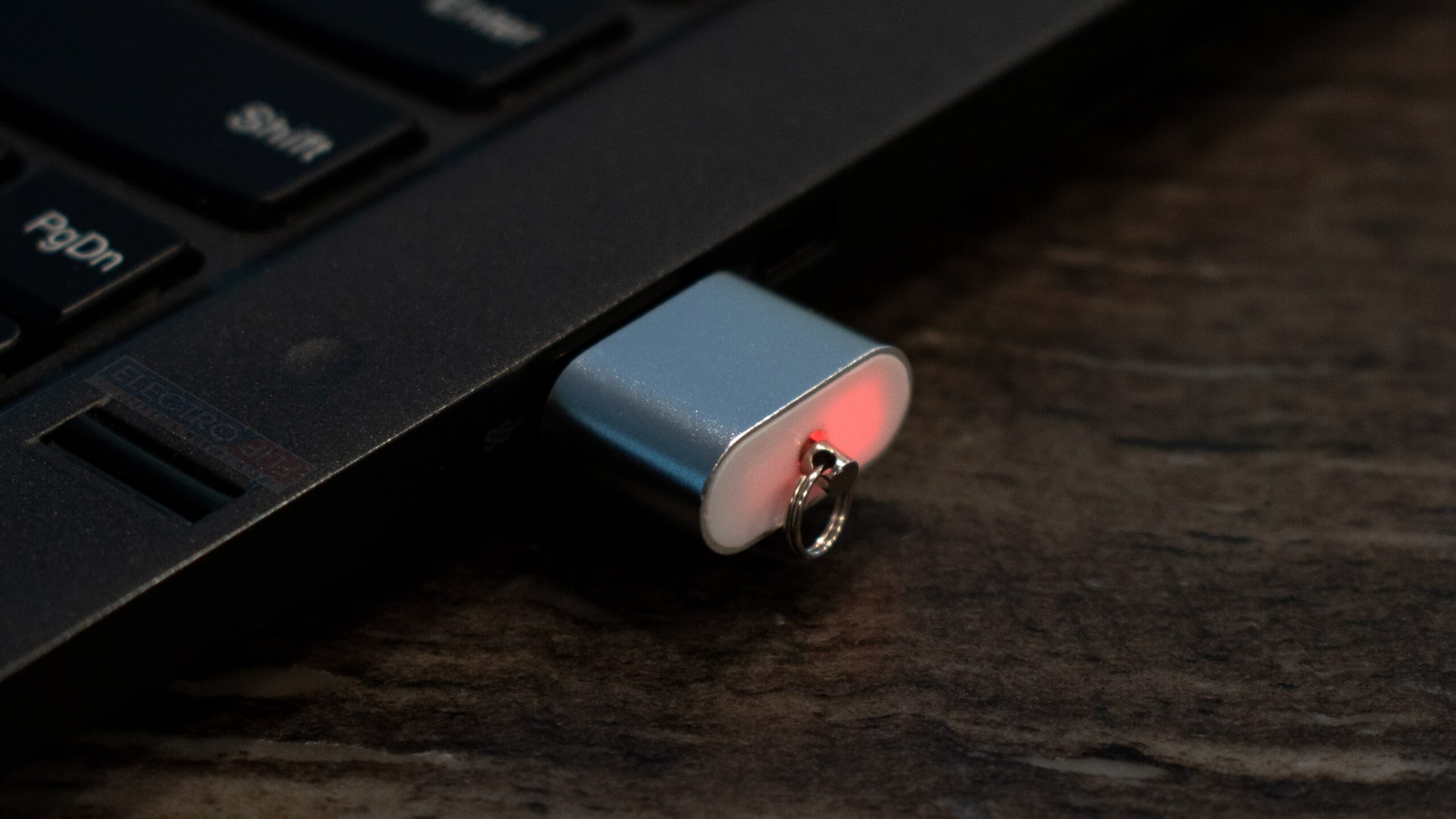 DSC_0495_edit-min-scaled-1.jpg Card reader with MicroSD